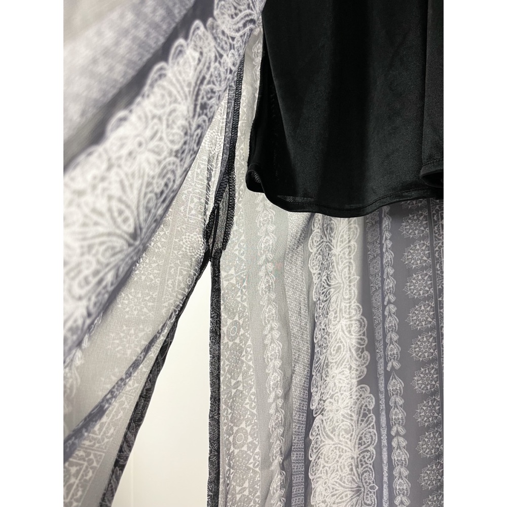 Monki | Medallion Floral Maxi Dress View 6